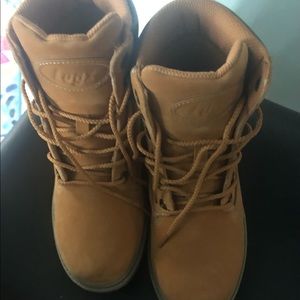 Boots sz 5.5